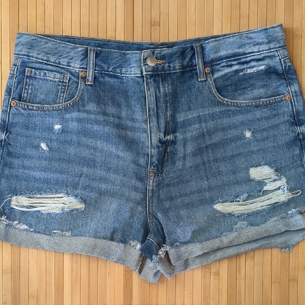 Aeropostale Blue Distressed Jean Mom Shorts, Size 18,  NWOT